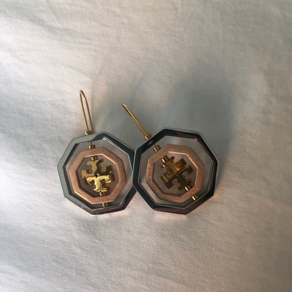 NWOT TORY BURCH 3-Tone Logo Spinner Drop Earrings